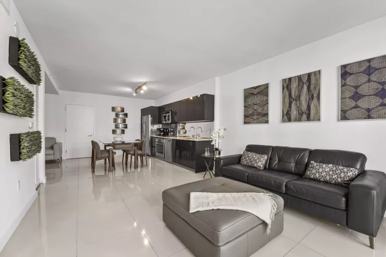 12) Unit with 1 Bedroom in the Heart of Brickell