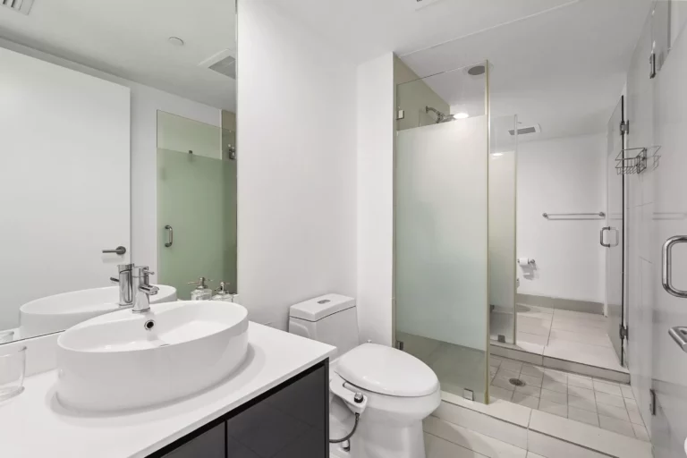 15) Unit with 1 Bedroom in the Heart of Brickell